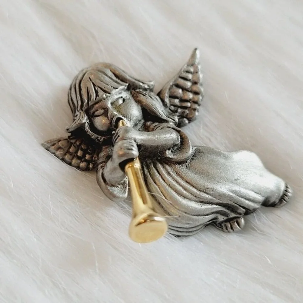 Vintage Daria Signed Pewter Angel Playing Gold Tone Horn 1.25